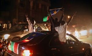 02_night_Independence-300×182
